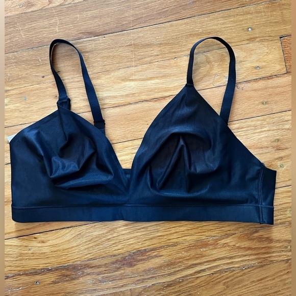 Victoria’s Secret Shapewear by Victoria Sheer Smoothing Bralette - Picture 8 of 9